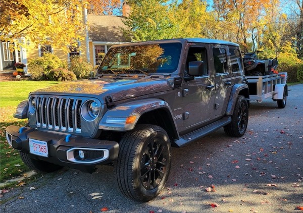 Jeep JL Wrangler 4xe 2023.jpg